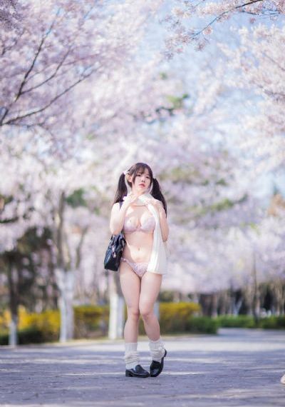 放荡的寡妇hp